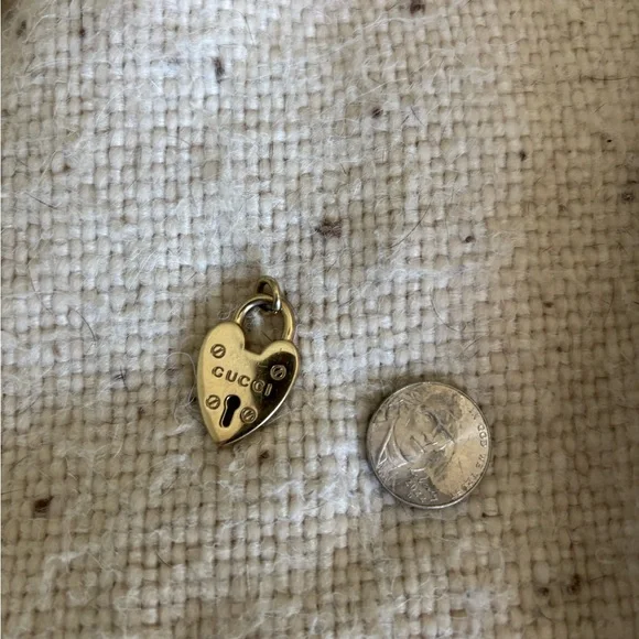 Gucci Gold Heart Key Charm - Picture 3 of 4